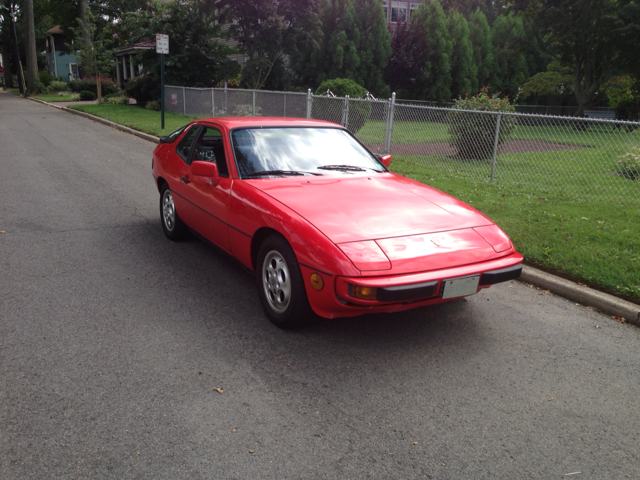 Porsche 924 1987 photo 2