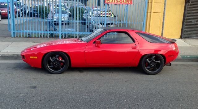Porsche 928 XR Coupe