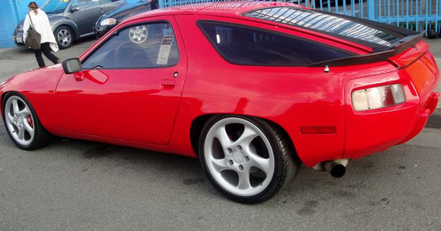 Porsche 928 1979 photo 4