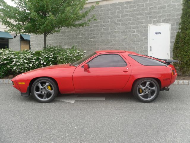 Porsche 928 1979 photo 14