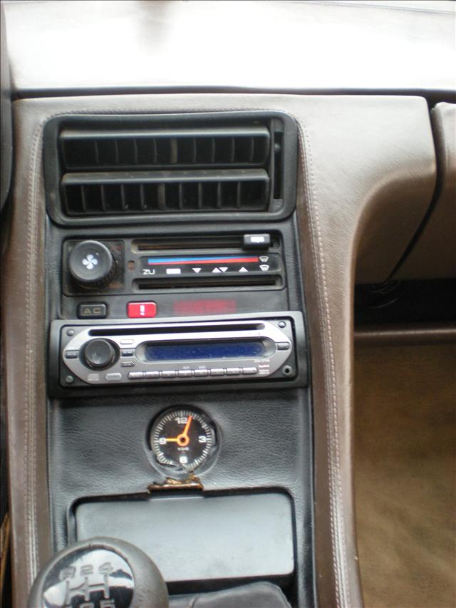 Porsche 928 1980 photo 4