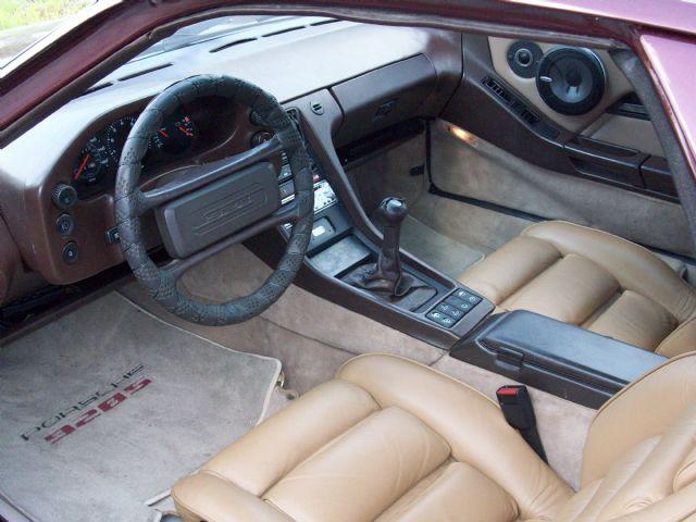 Porsche 928 1984 photo 1
