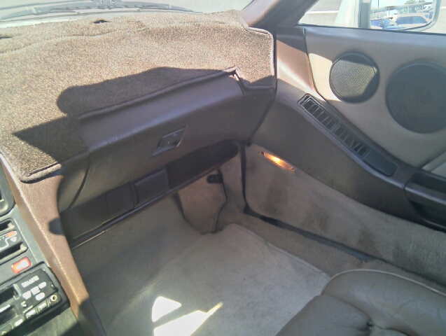 Porsche 928 1984 photo 11