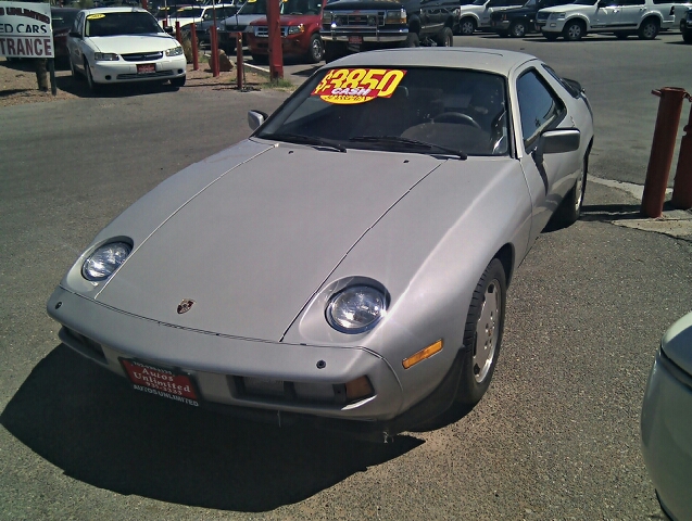 Porsche 928 1984 photo 12