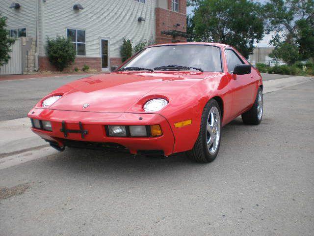 Porsche 928 1984 photo 3