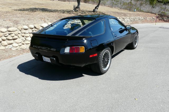 Porsche 928 XR Coupe