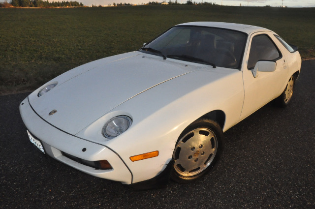 Porsche 928 1985 photo 3