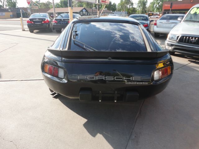 Porsche 928 1986 photo 2