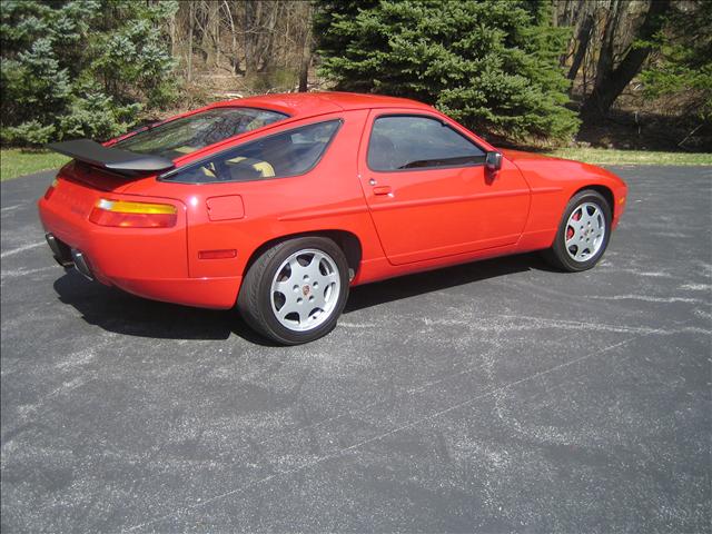 Porsche 928 1988 photo 1