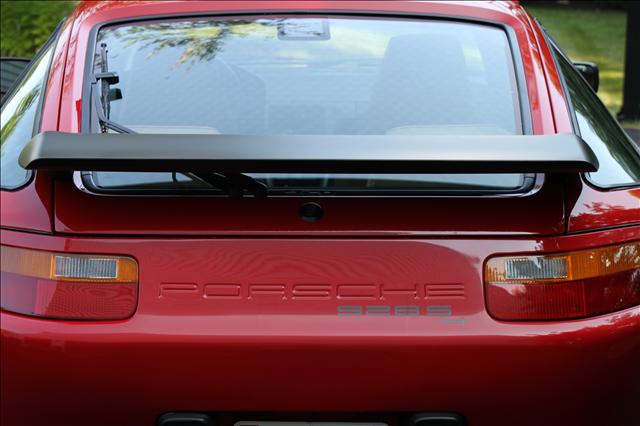 Porsche 928 1988 photo 2