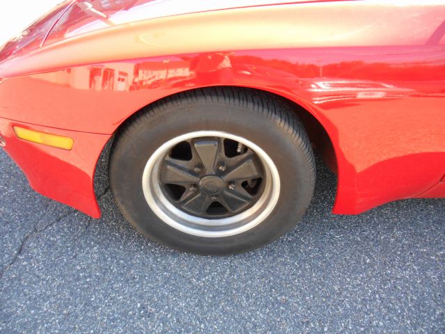 Porsche 944 1984 photo 3