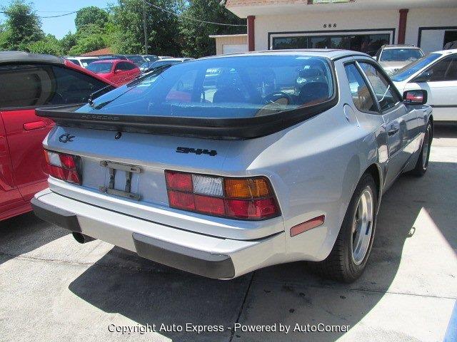 Porsche 944 1984 photo 1