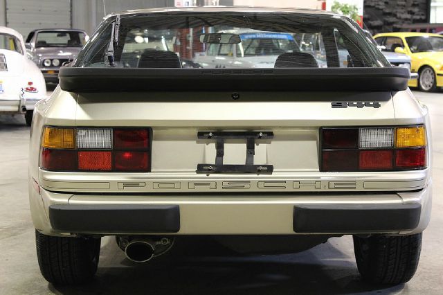 Porsche 944 1985 photo 1