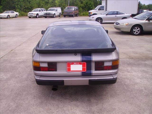 Porsche 944 1985 photo 2