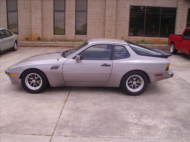 Porsche 944 1985 photo 4