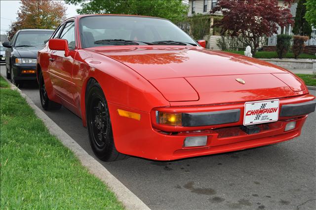 Porsche 944 1986 photo 1