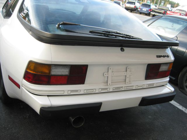 Porsche 944 Base Coupe