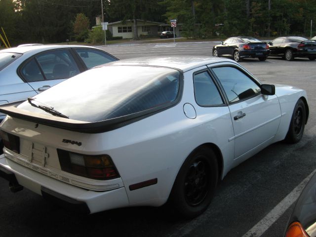 Porsche 944 1986 photo 3