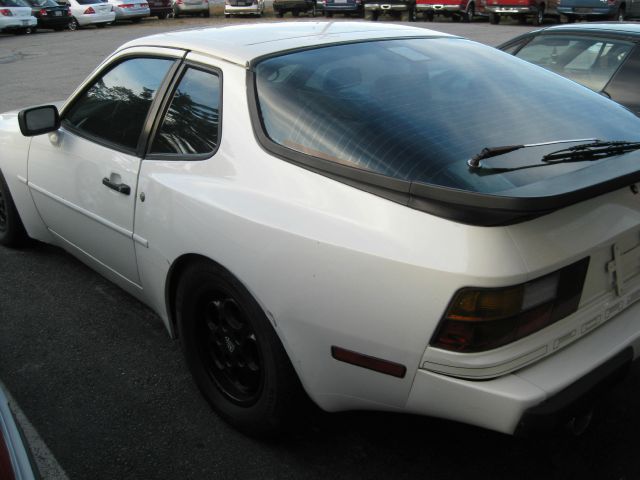 Porsche 944 1986 photo 4