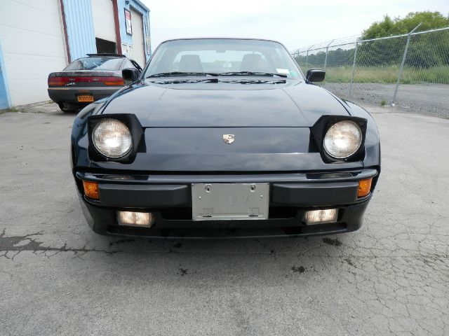 Porsche 944 1987 photo 3