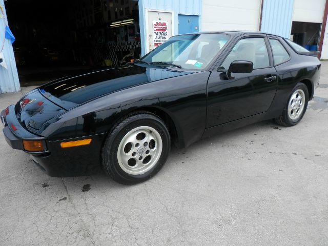 Porsche 944 1987 photo 4