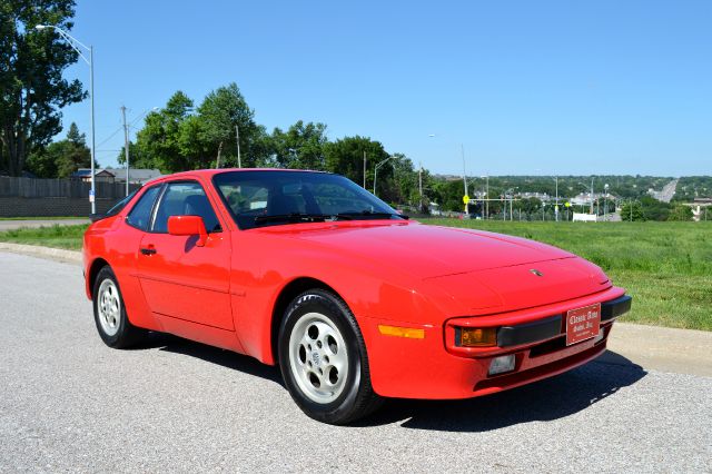 Porsche 944 XR Coupe