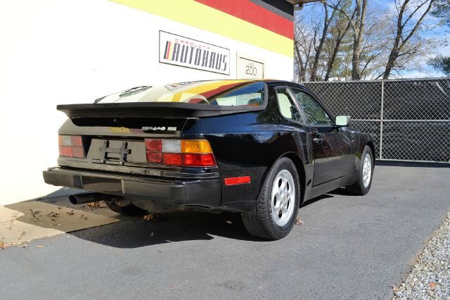 Porsche 944 XR Coupe