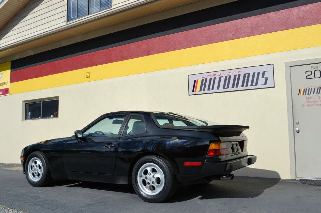 Porsche 944 1987 photo 1