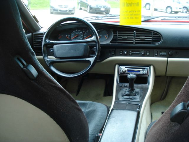Porsche 944 1987 photo 11