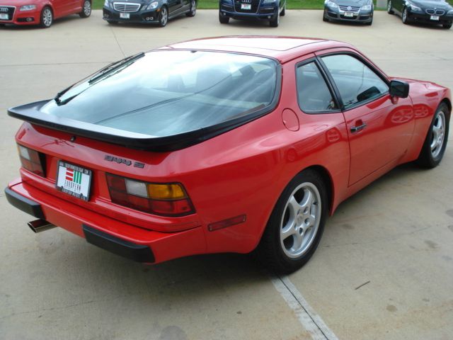 Porsche 944 1987 photo 16