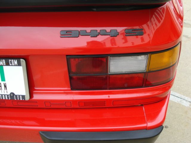 Porsche 944 1987 photo 19