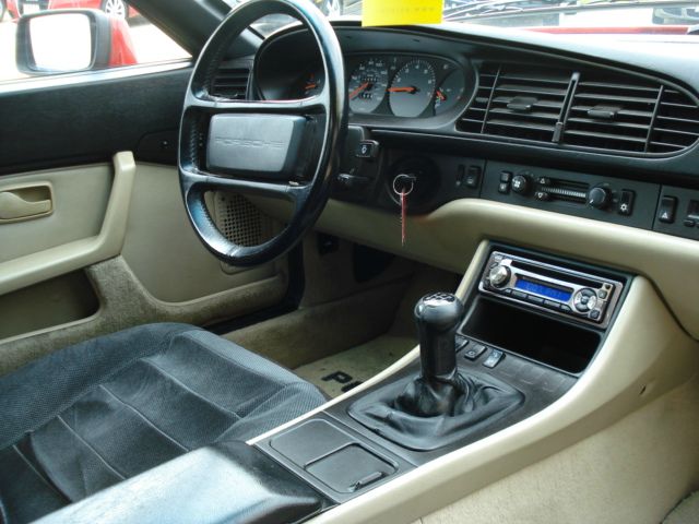 Porsche 944 1987 photo 2