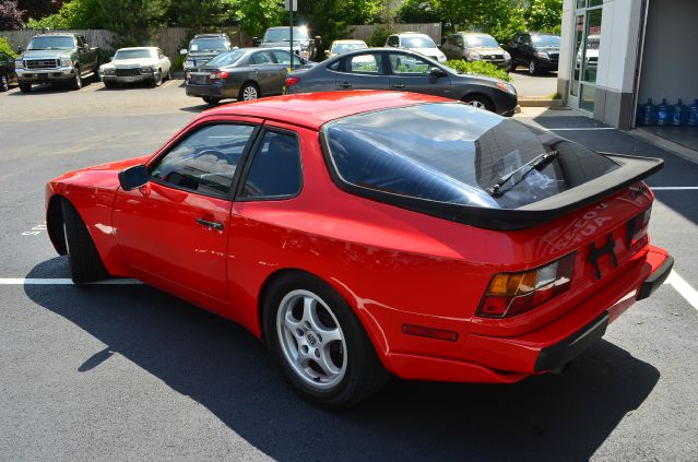 Porsche 944 1987 photo 7