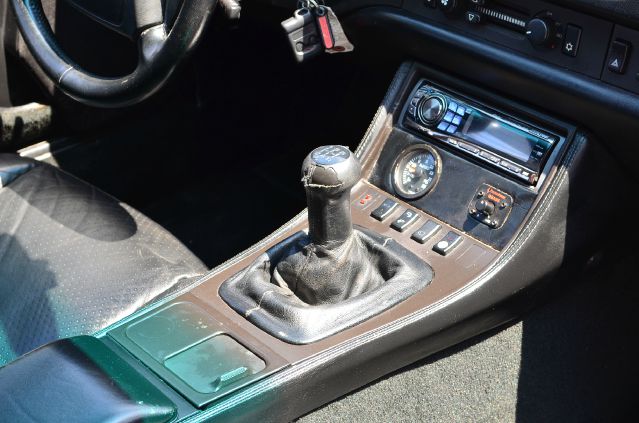 Porsche 944 1987 photo 9