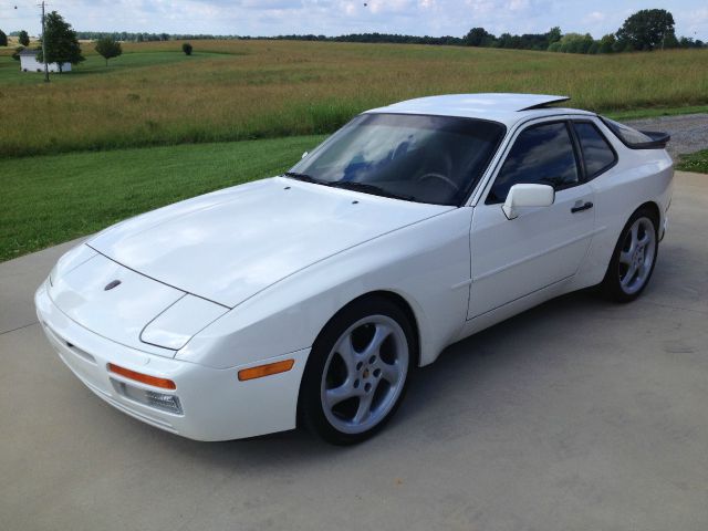 Porsche 944 1989 photo 2