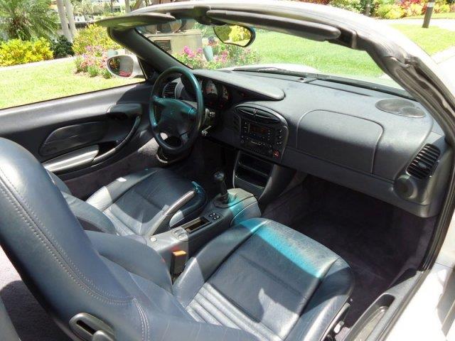 Porsche Boxster 1999 photo 17