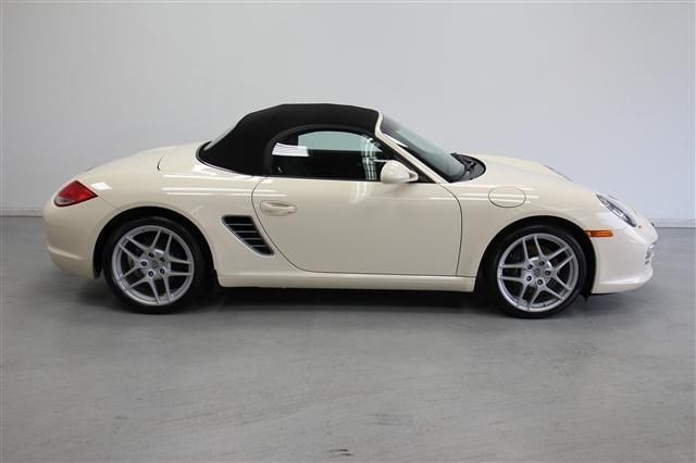 Porsche Boxster 2010 photo 2