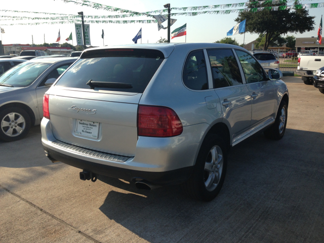 Porsche Cayenne 2004 photo 1