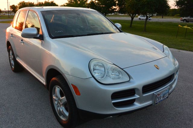 Porsche Cayenne 2004 photo 2
