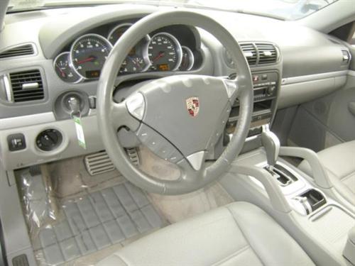 Porsche Cayenne 2004 photo 1