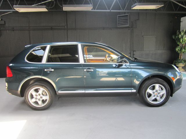 Porsche Cayenne 2004 photo 2