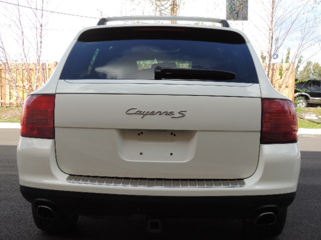 Porsche Cayenne 2004 photo 1