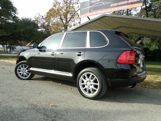 Porsche Cayenne 2004 photo 1