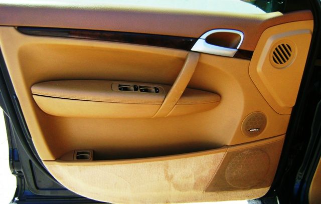 Porsche Cayenne 2004 photo 1