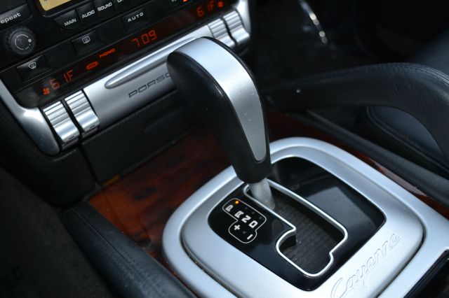 Porsche Cayenne 2004 photo 2