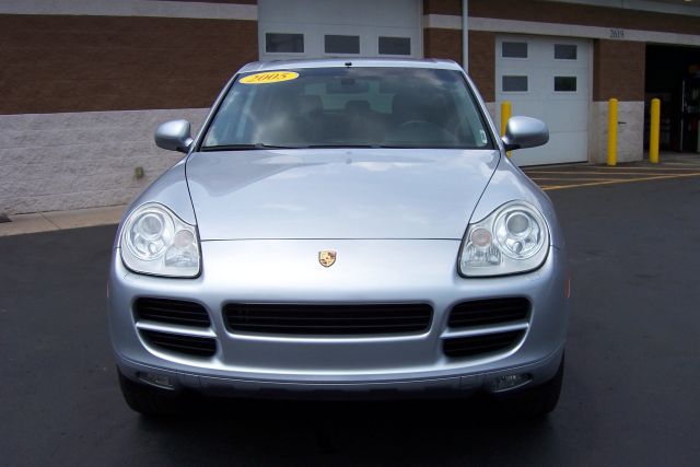 Porsche Cayenne 2005 photo 2