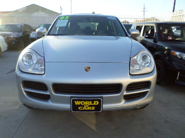 Porsche Cayenne 2005 photo 2