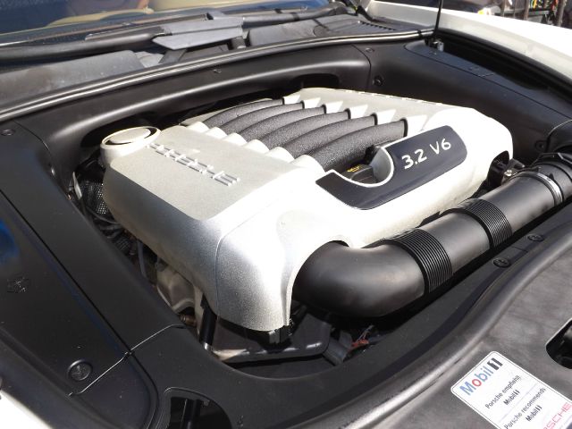 Porsche Cayenne 2005 photo 2