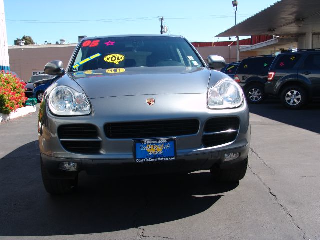 Porsche Cayenne 2005 photo 2