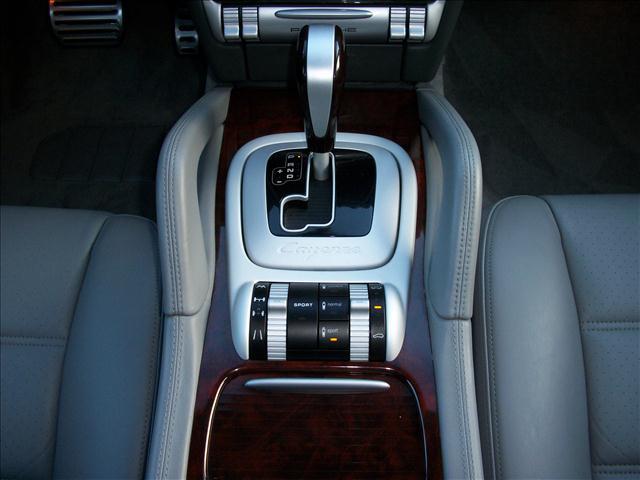 Porsche Cayenne 2008 photo 40